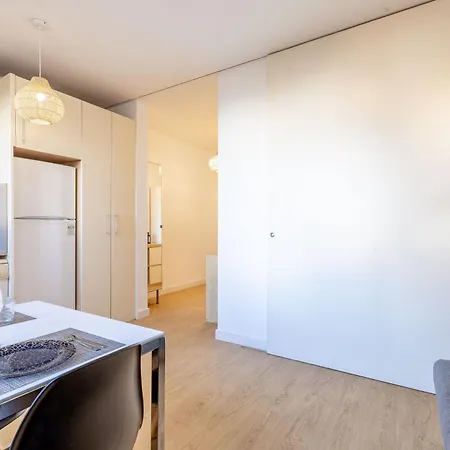 Modern 2 15' Bcn Center - Fira * Barcelona